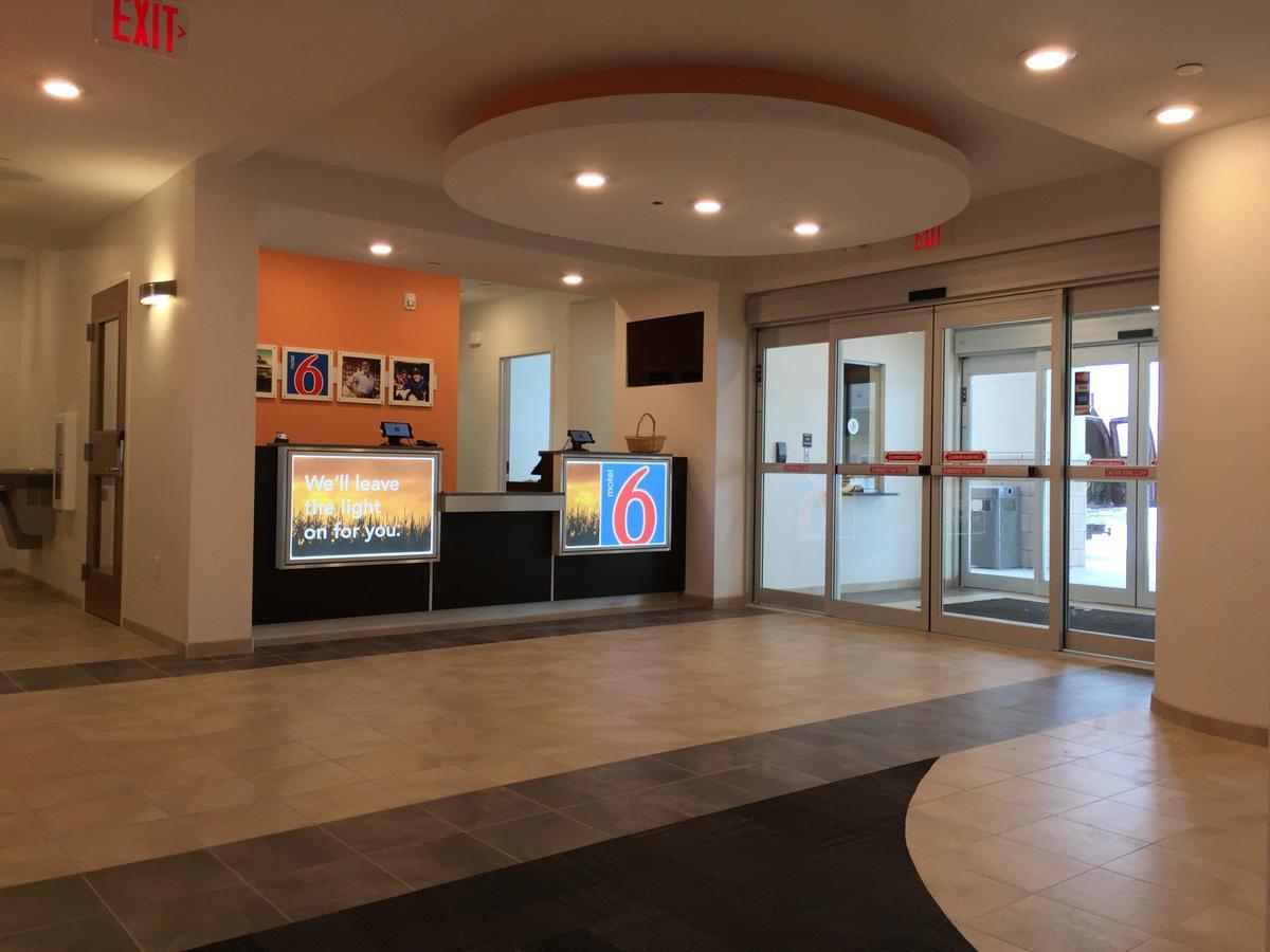 Hotel 6-mankato, Mn 2*